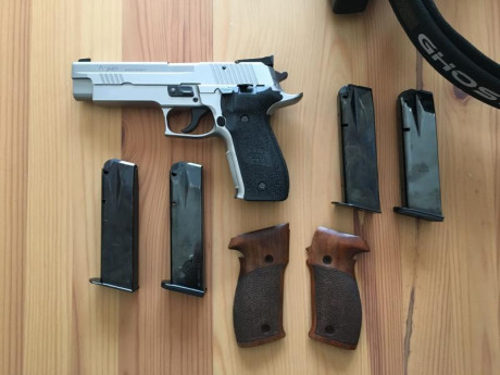 Pongo a la venta esta Sig Sauer All Round 9mm Pb con cañón de 5" y, si interesa, complementos para 00