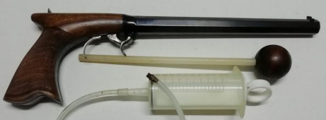  pistola de avancarga, marca ARSA, Cal.41 Mod. DE LUXE, culata cuadrillada.
En buen estado. Se adjunta 00
