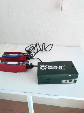 Vendo por no usar Cronografo Crony Modelo M1. Esta practicamente nuevo devodo a su falta de uso. Da la 12