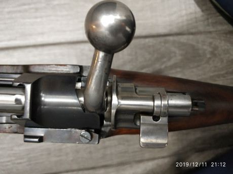 Hola.

Vendo un Mauser Uruguayo de 1937 calibre 7x57 fabricado en Brno.

NO TIENE ALZA. Tenía puesto un 10