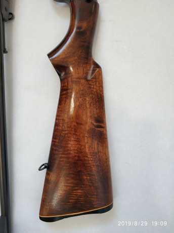 Hola. Vendo carabina Unique cal.22 por 160€. Arma de excelente calidad, bonita madera, muy precisa y en 02