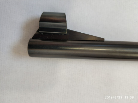 Hola. Vendo carabina Unique cal.22 por 160€. Arma de excelente calidad, bonita madera, muy precisa y en 01
