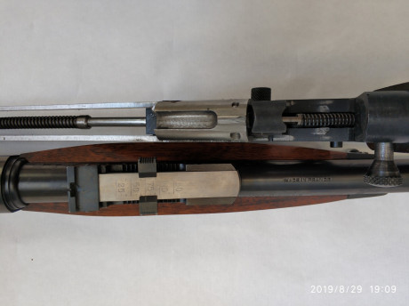 Hola. Vendo carabina Unique cal.22 por 160€. Arma de excelente calidad, bonita madera, muy precisa y en 00