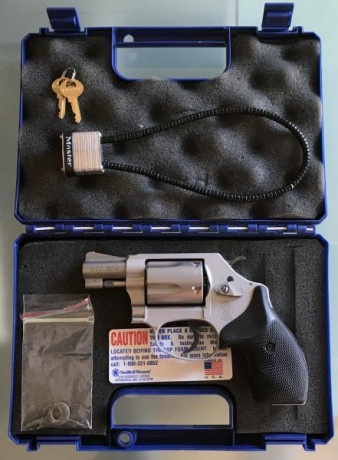   Revolver SMITH and WESSON .38 SPL+P   

Utilizado únicamente para realizar los cinco disparos de prueba. 01