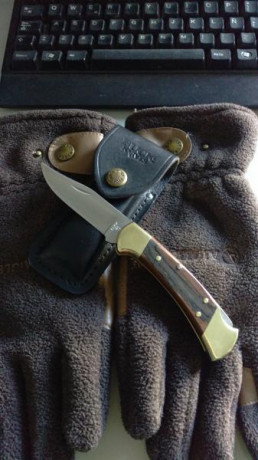 BUCK 112, hoja Clip Point, Ac. 420
Sin uso, afilado de fabrica
Precio: 65 + envío 01