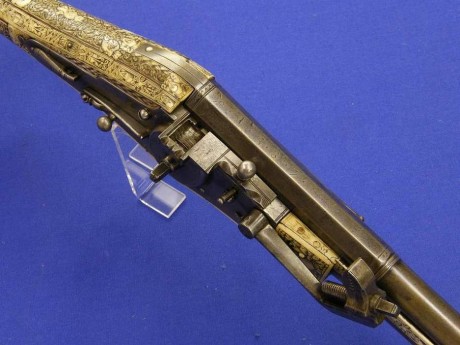 Voy a colocar unas fotos de un arma larga alemana de llave de mecha del siglo XVI. 61