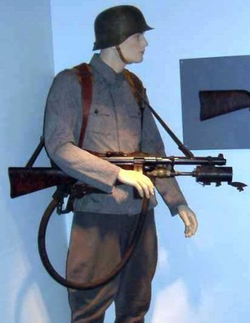 Abro este hilo inspirado en el propio de Guardia-legi, en el que pretendo colgar "rarezas", 41