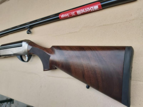 Vendo benelli raffaello crio del calibre 20/76, por no usar al cazar con superpuesta, se compro para una 12