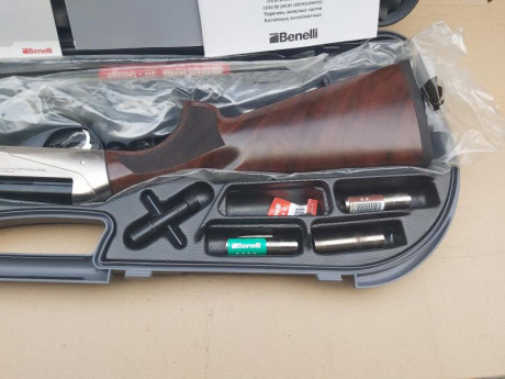 Vendo benelli raffaello crio del calibre 20/76, por no usar al cazar con superpuesta, se compro para una 00