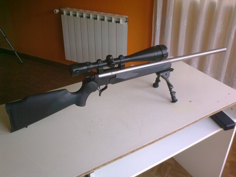 Hola.
Os presento mi nuevo juguete,un híbrido entre Thompson Center y Bergara.
El parto se hizo esperar 02