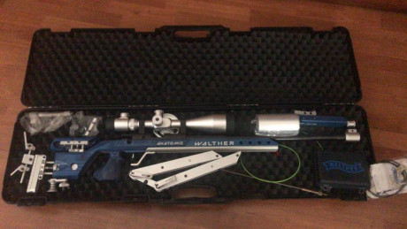 Se vende lote compuesto por:

-Visor Zos 10-40x60E-SF (ha ganado varias tiradas sobre una  walther kk-300 00