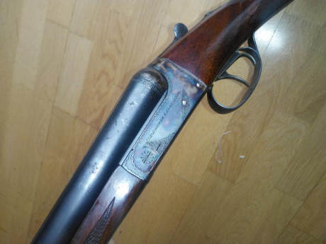 Buenos dias,

Hace poco adquirí una escopeta aya de pletina corta.
Pensaba que era modelo 4/53 pero por 22