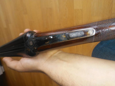 Buenos dias,

Hace poco adquirí una escopeta aya de pletina corta.
Pensaba que era modelo 4/53 pero por 32