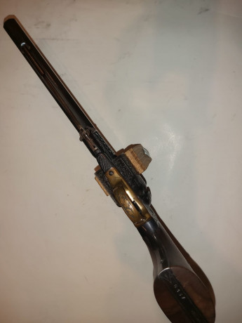 a todos. Un amigo vende un Remington 1858 HEGE-UBERTI LABRADO.
600€+Porte.
El arma está en Gerona.
Saludos. 12