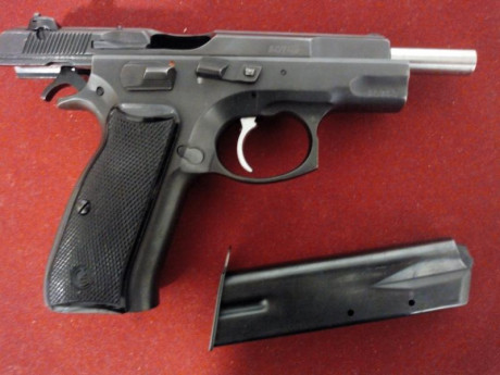 Vendo CZ 85 arma universal para diestros y también para zurdos
- mecanismo de disparo de doble función 02