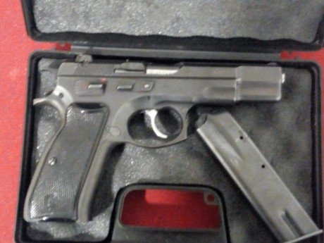 Vendo CZ 85 arma universal para diestros y también para zurdos
- mecanismo de disparo de doble función 11