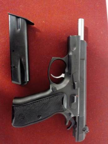 Vendo CZ 85 arma universal para diestros y también para zurdos
- mecanismo de disparo de doble función 10