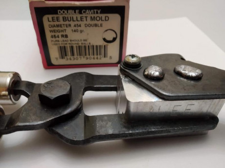 Vendo las siguientes turquesas LEE precio/u. 25 €, están en Madrid, si hay que enviarlas +6€:

.454 bola 01