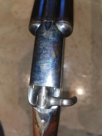 Vendo escopeta de caza calibre 12 /70  marca Brunt Latrige, escopeta antigua pero en excelente estado 02