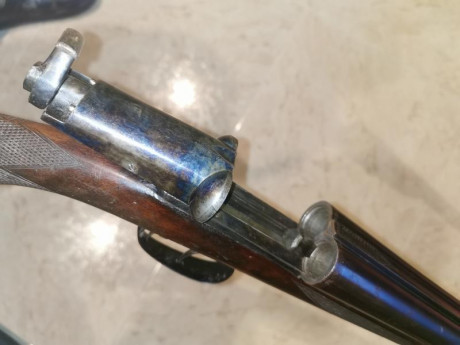 Vendo escopeta de caza calibre 12 /70  marca Brunt Latrige, escopeta antigua pero en excelente estado 01