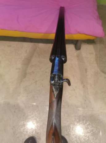 Vendo escopeta de caza calibre 12 /70  marca Brunt Latrige, escopeta antigua pero en excelente estado 00