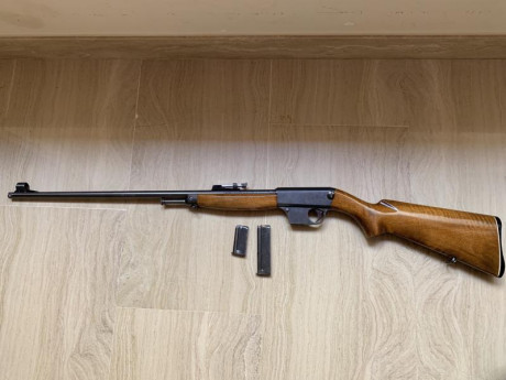 Vendo rifle semiautomático Unique  modelo Saut calibre 22. 
Precio 150€ 31