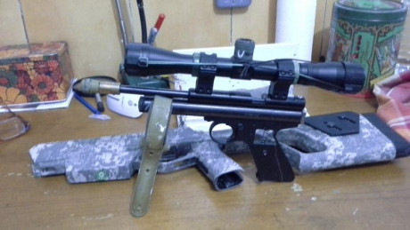 Hola  . Pesadilla Después de  Navidad  , crosman 2240 + culata  Norica , ojo negro ,  es solo un boceto 00
