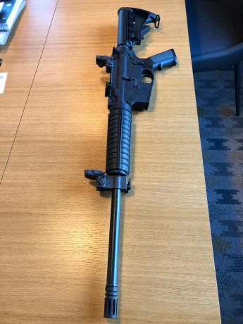Vendo M&P 15 S&W30 blackout con Upper del 6.8 SPC. Con pocos tiros.
Lo vendo porque tengo otra 00