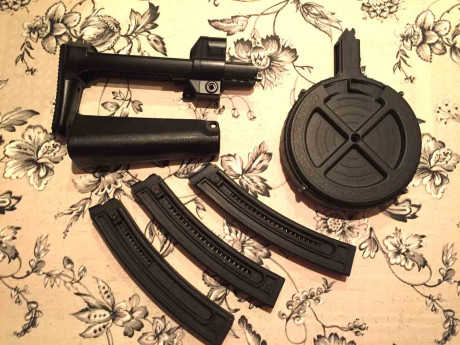 VENDIDA
Carabina alemana GSG5 del calibre .22 long Rifle. Emula, por las formas, al mítico MP5SD, con 01