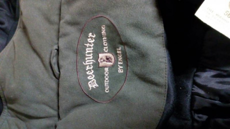 Vendo mono para esperas, marca deerhunter, totalmente nuevo puesto dos veces, talla 56 apertura en las 00