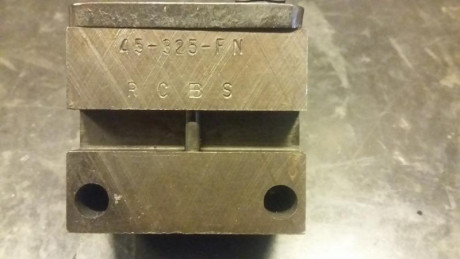 Cambio turquesa del cal. 45.
Ideal para el 45-70 y para quien quiera usar un proyectil mas ligero. 325grns.
Marca 01