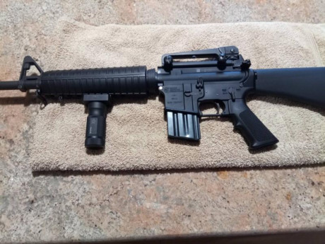 Buenas tardes

Se vende xabre defense (AR15-MR15) en perfecto estado cal 222 rem
Se añade visor militar 01