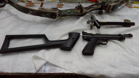 Crosman 2240 , vendo por 80€ + 5€ envío  , cambio por benjamin de bombeo  ,  hw97 o hammerli  firefox 12
