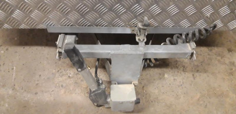 Buenas tardes vendo portaperros suspendido hecho por herrero en aluminio.precio 300 euros. 20190517_204723.jpg 02