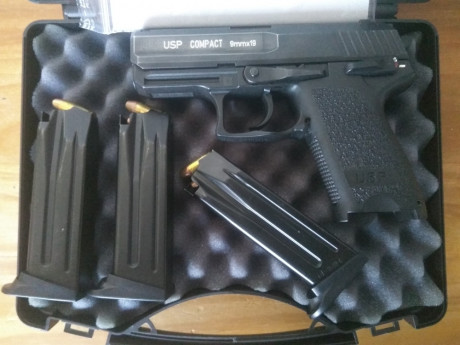 Hola, 
pongo en venta una pistola HK USP COMPAC de 9 mm. Parab. con tres cargadores. 
Esta en perfecto 01