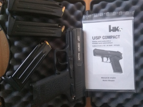 Hola, 
pongo en venta una pistola HK USP COMPAC de 9 mm. Parab. con tres cargadores. 
Esta en perfecto 00