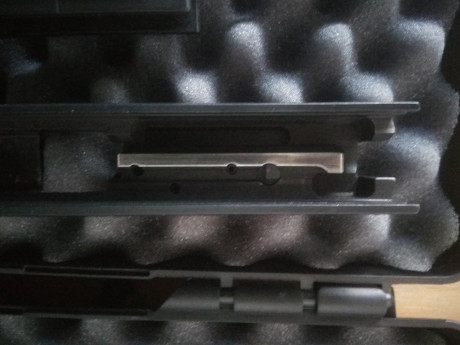 Hola, 
pongo en venta una pistola HK USP COMPAC de 9 mm. Parab. con tres cargadores. 
Esta en perfecto 11