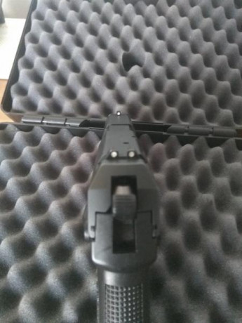 Hola, 
pongo en venta una pistola HK USP COMPAC de 9 mm. Parab. con tres cargadores. 
Esta en perfecto 20