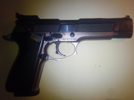 En venta LLAMA M 87 6" 9mm Parabellum, 180 euros puesta en IA.-

Dos cargadores y caja original plastico 01