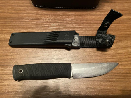 Vendo cuchillo Fallkniven H1 usado, pero con filo perfecto y sin mellas y con su funda original. Tal como 02