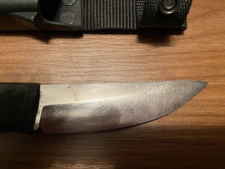 Vendo cuchillo Fallkniven H1 usado, pero con filo perfecto y sin mellas y con su funda original. Tal como 11