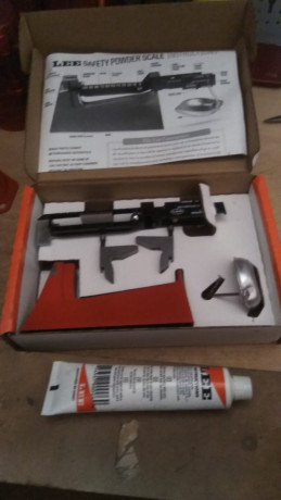 Vendo Kit de Recarga LEE 50 Aniversario. Comprado en 2017 y en perfecto estado.

El Kit incluye:

Prensa 21