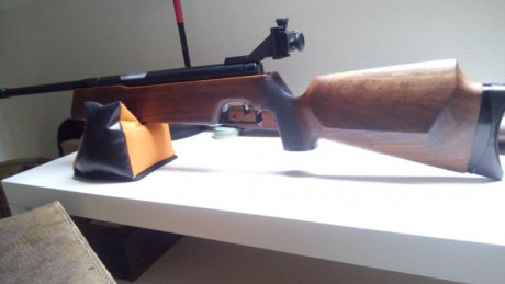 Hola, vendo un ejemplar de Fwb300s ,culata de nogal totalmente restaurada , el funcionamiento impecable. 01