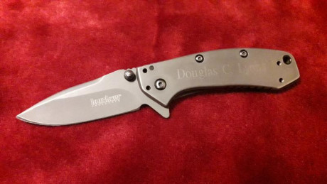 Pongo al venta este lote de 3 navajas en buen estado procedentes de mi colección. Kershaw douglas lyons 00