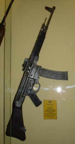 Abro este hilo inspirado en el propio de Guardia-legi, en el que pretendo colgar "rarezas", 91