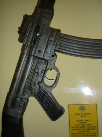 Abro este hilo inspirado en el propio de Guardia-legi, en el que pretendo colgar "rarezas", 90