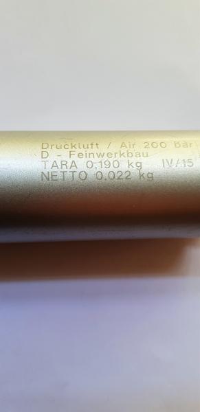 Vendo bombona para pistolas Feinwerkbau, válida para todos los modelos  PCP
Caducidad  el IV / 25 ( cuarto 00
