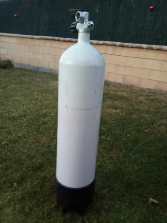 Hola. Se vende botella de aire comprimido de 12L 300b.
Comprada en 2016. Solo se ha usado para llenado 01