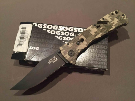 Oferta, nuevo a estrenar. Navaja SOG TRIDENT desert camo.
Excelente pieza. Está en Barcelona, por si se 00