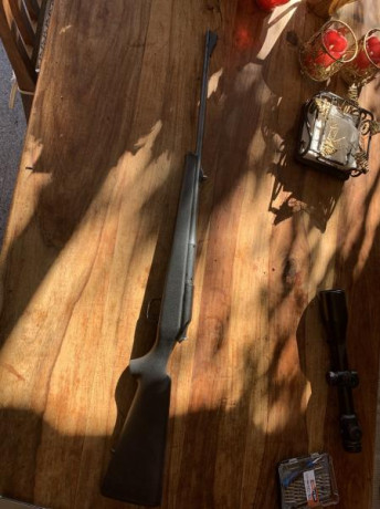 Vendo  Blaser R93  Off road en calibre  300 Winchester Magnum. 

El rifle está en perfectas condiciones. 02